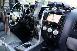 Toyota Tundra CrewMax 4x4 Zombie Apocalypse 2013 года 